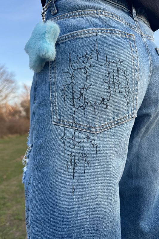 Handbemalte Jeans "Coquette Cyber"